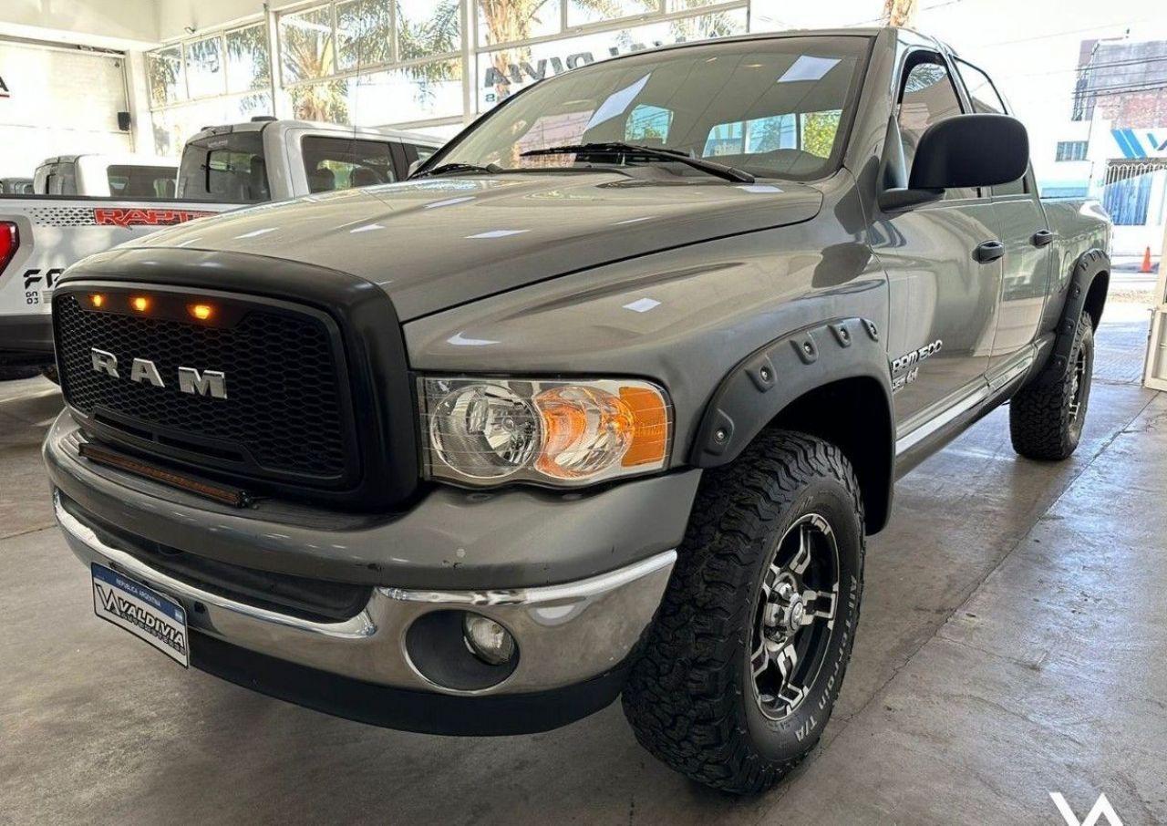 RAM 1500 Usada en San Juan, deRuedas