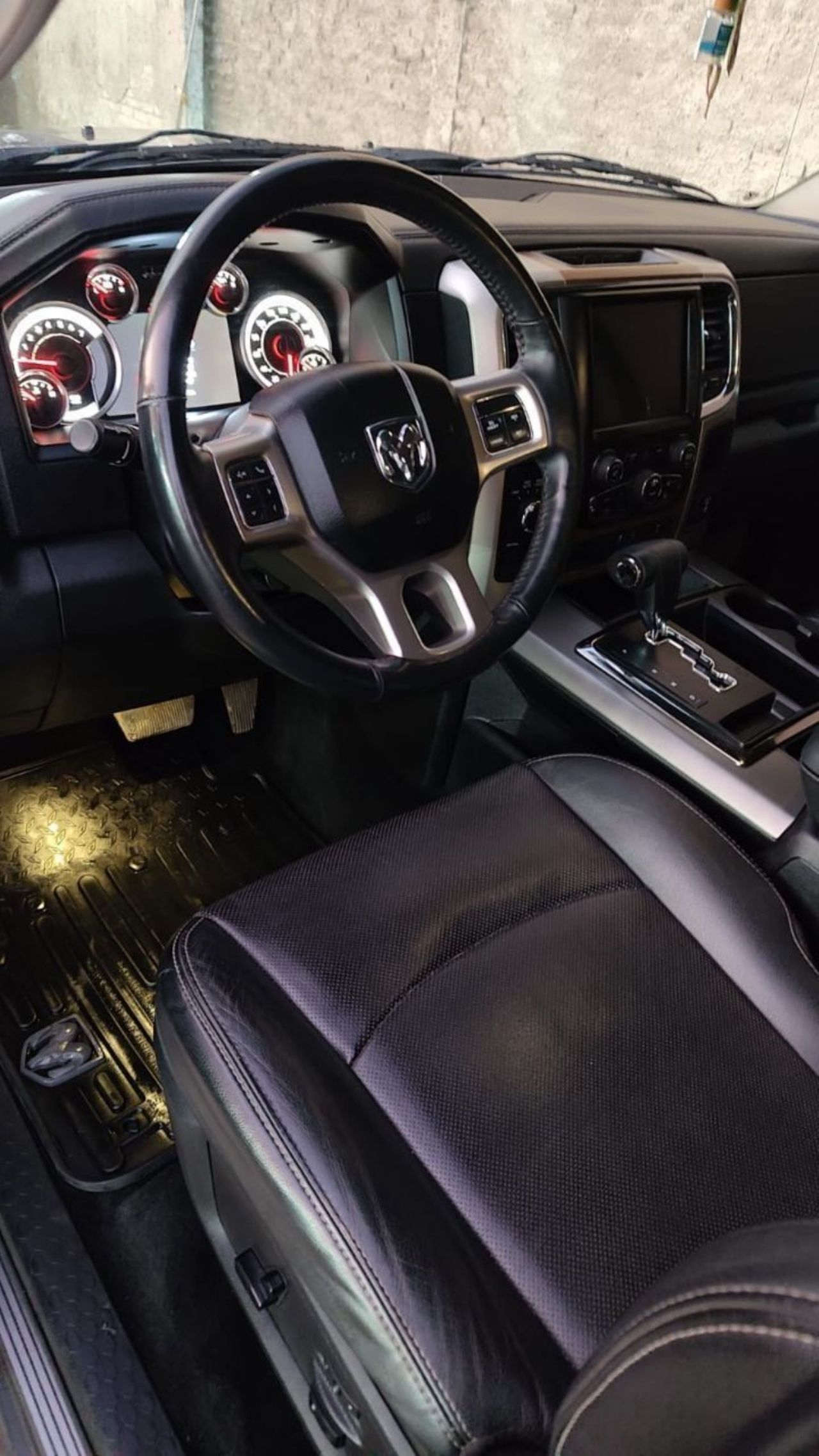 RAM 1500 Usada en Mendoza, deRuedas