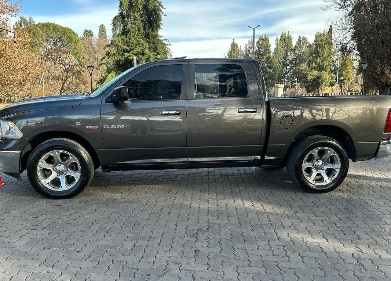 RAM 1500 Usada Financiado en Mendoza, deRuedas