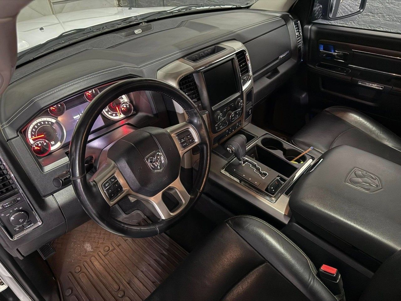 RAM 1500 Usada Financiado en San Juan, deRuedas
