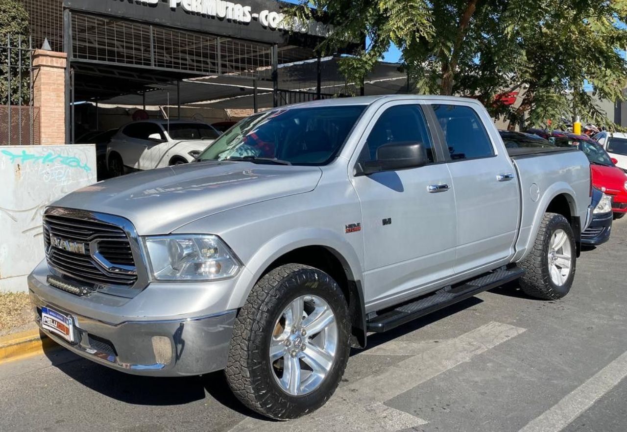 RAM 1500 Usada Financiado en San Juan, deRuedas