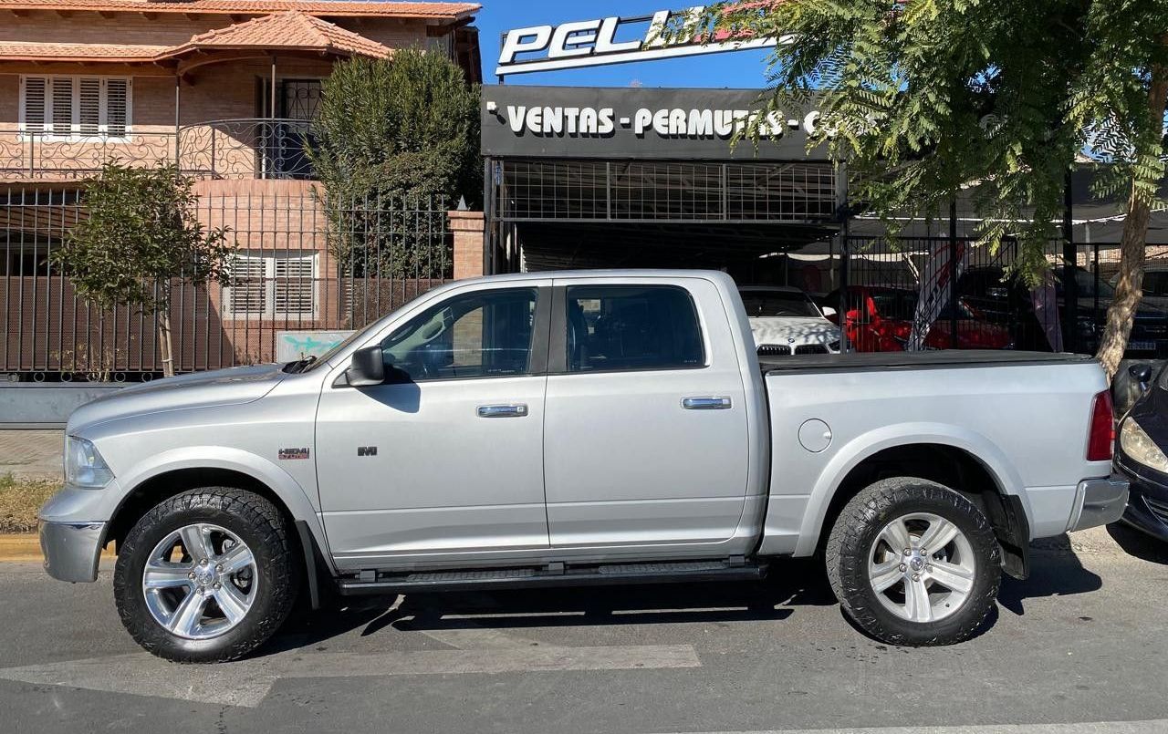 RAM 1500 Usada Financiado en San Juan, deRuedas