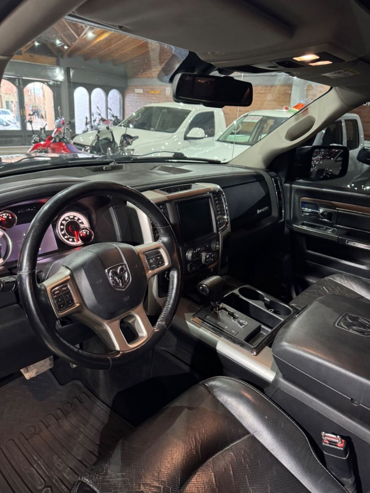 RAM 1500 Usada Financiado en San Juan, deRuedas
