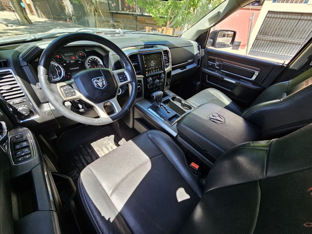 RAM 1500 Usada en Mendoza, deRuedas