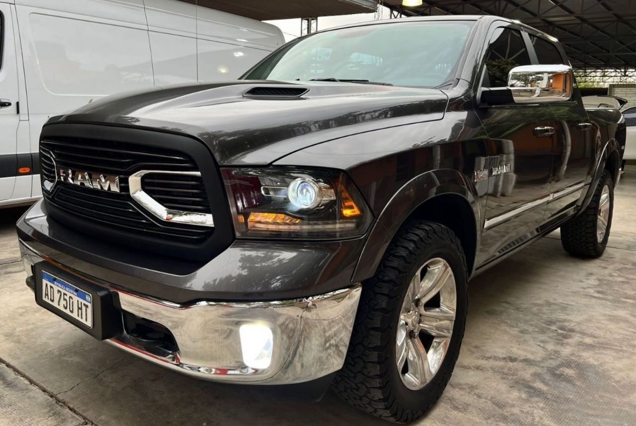 RAM 1500 Usada en San Juan, deRuedas