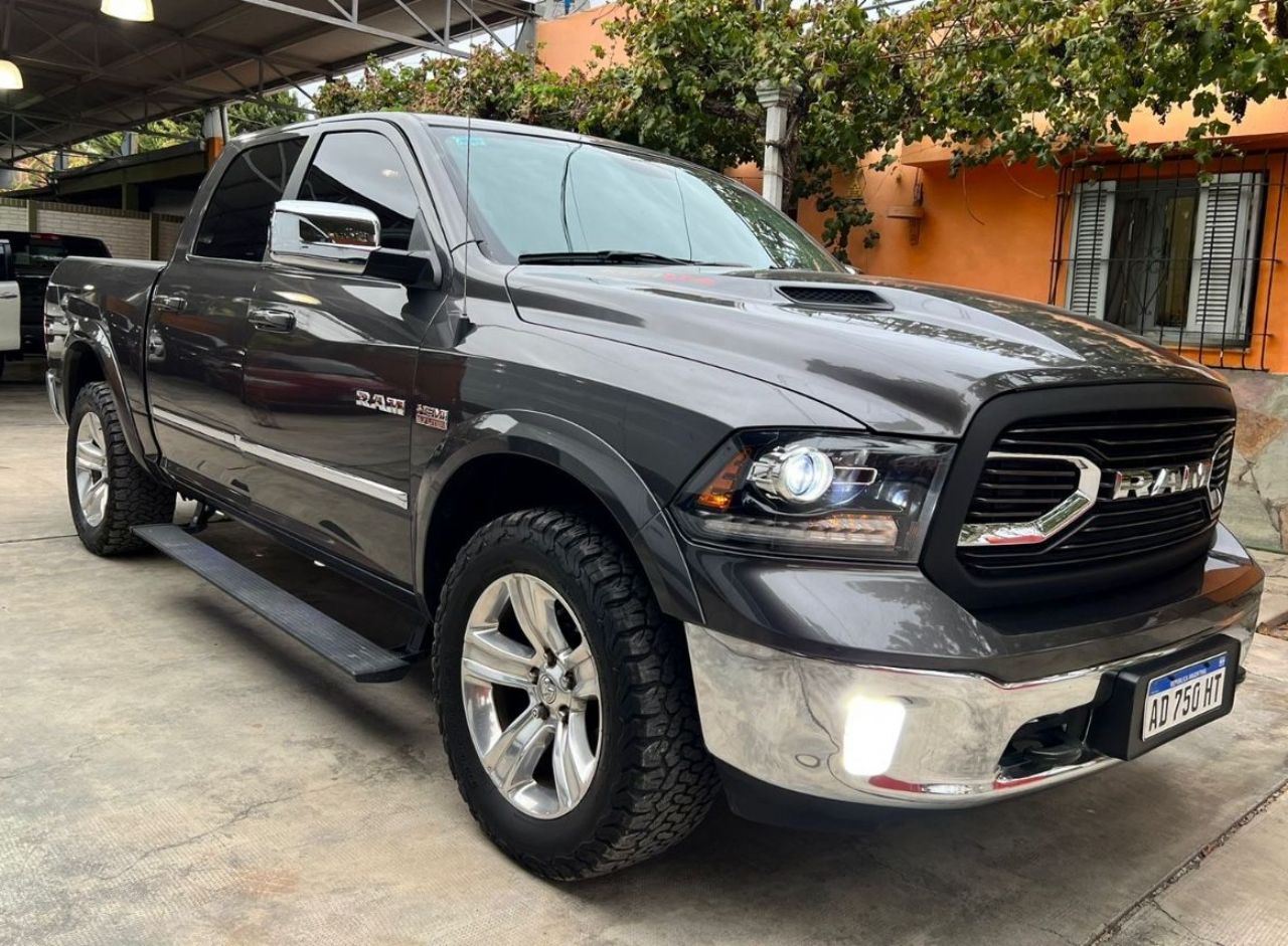 RAM 1500 Usada en San Juan, deRuedas