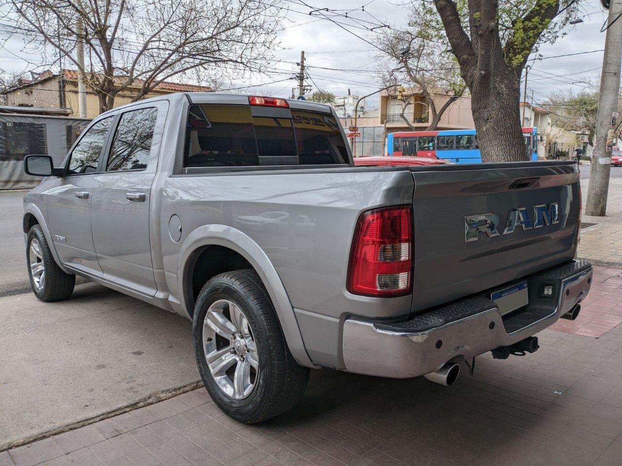 RAM 1500 Usada en Mendoza, deRuedas