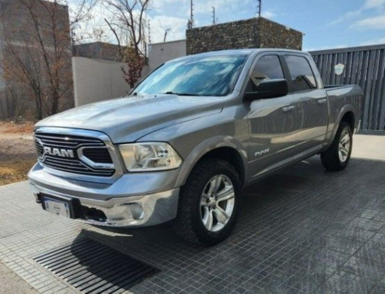 RAM 1500 Usada en Mendoza, deRuedas