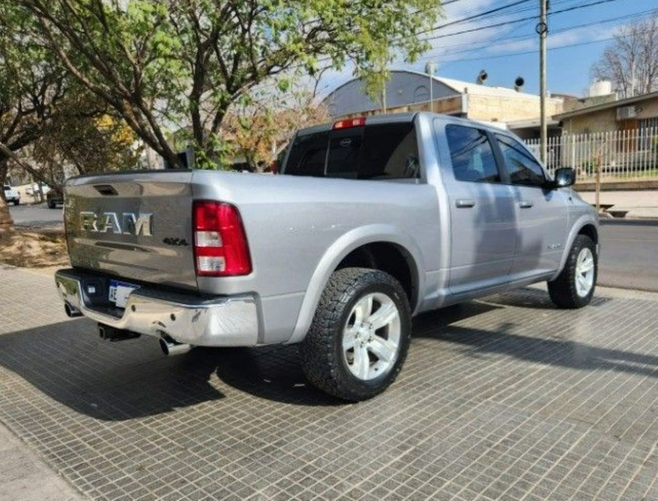 RAM 1500 Usada en Mendoza, deRuedas