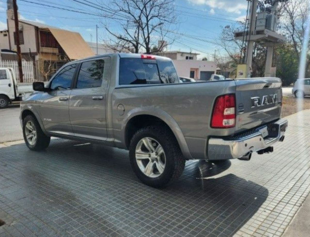 RAM 1500 Usada en Mendoza, deRuedas