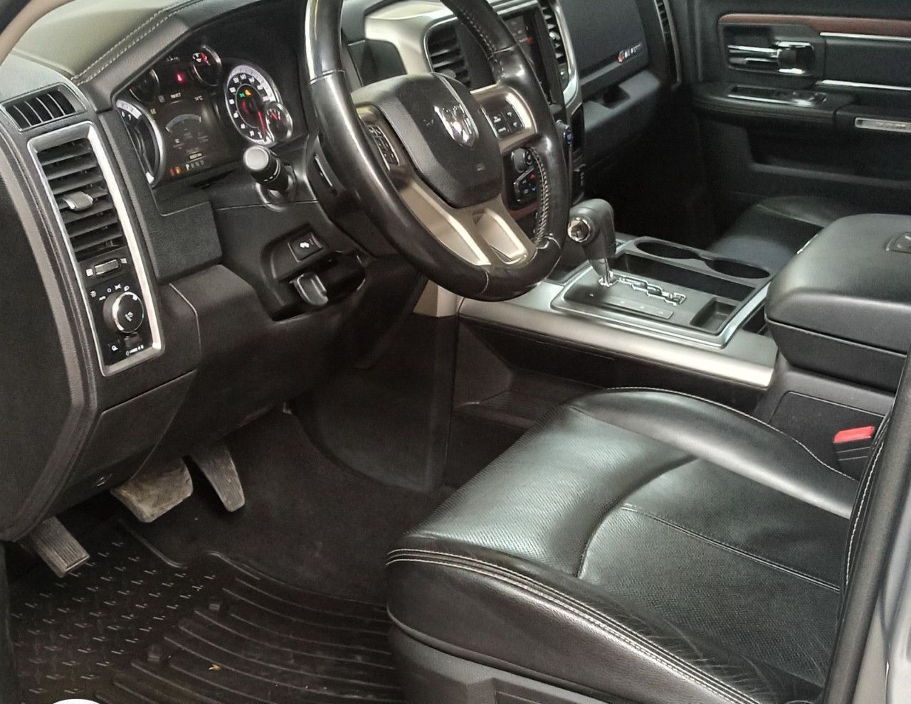 RAM 1500 Usada en Mendoza, deRuedas
