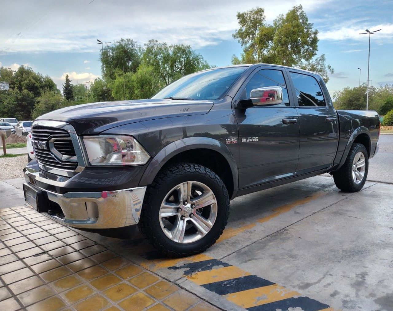 RAM 1500 Usada Financiado en San Juan, deRuedas