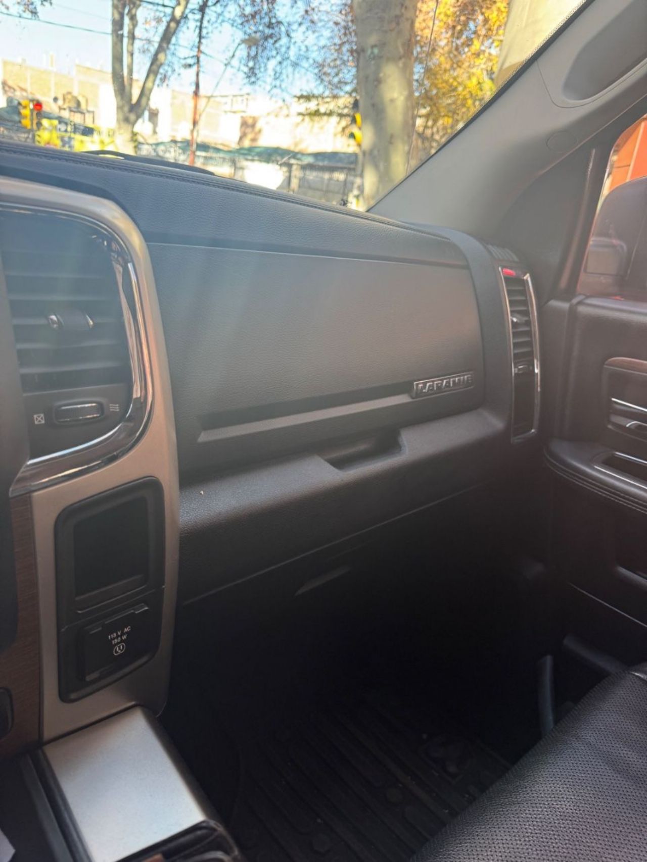 RAM 1500 Usada en Mendoza, deRuedas