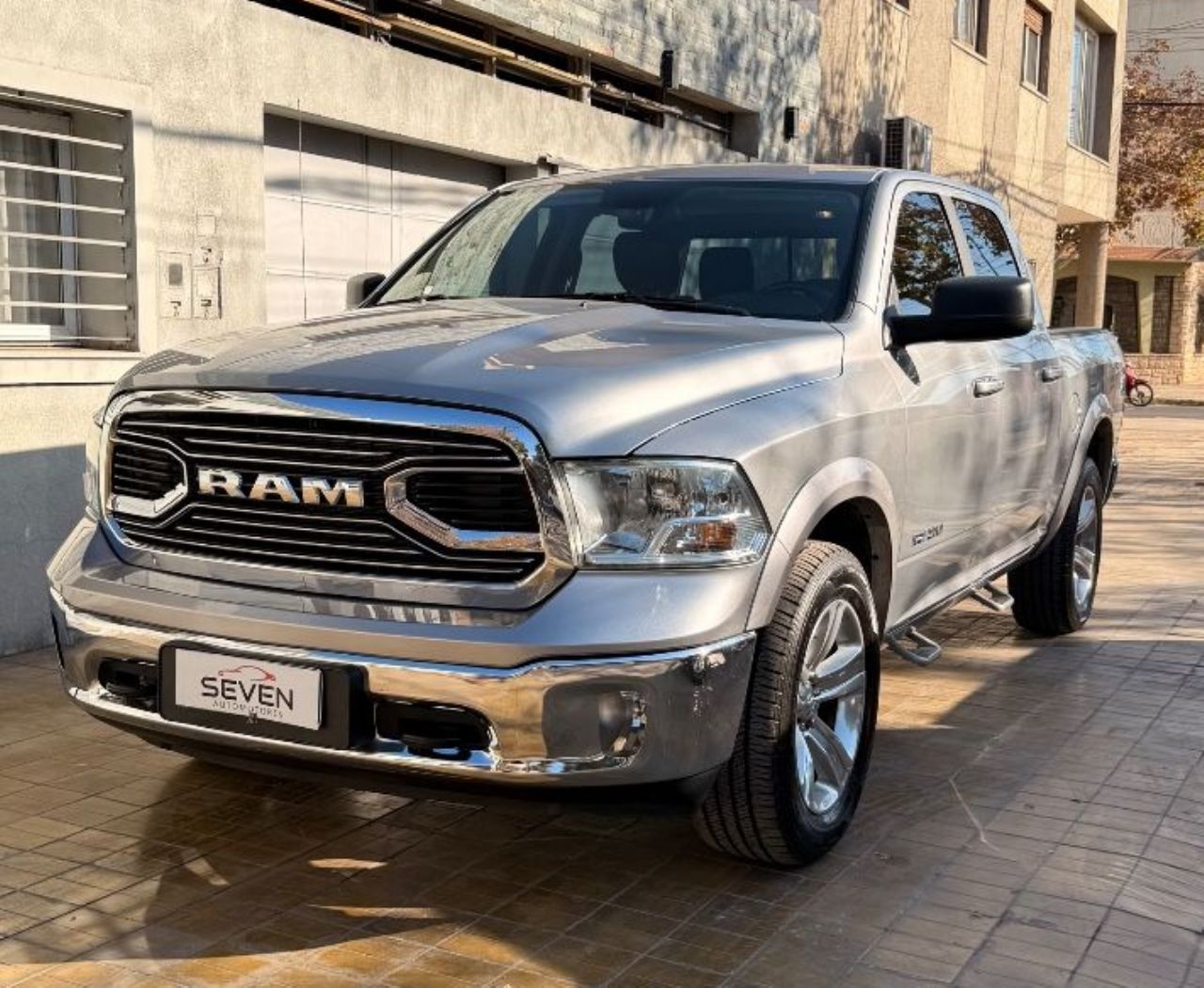 RAM 1500 Usada en San Juan, deRuedas