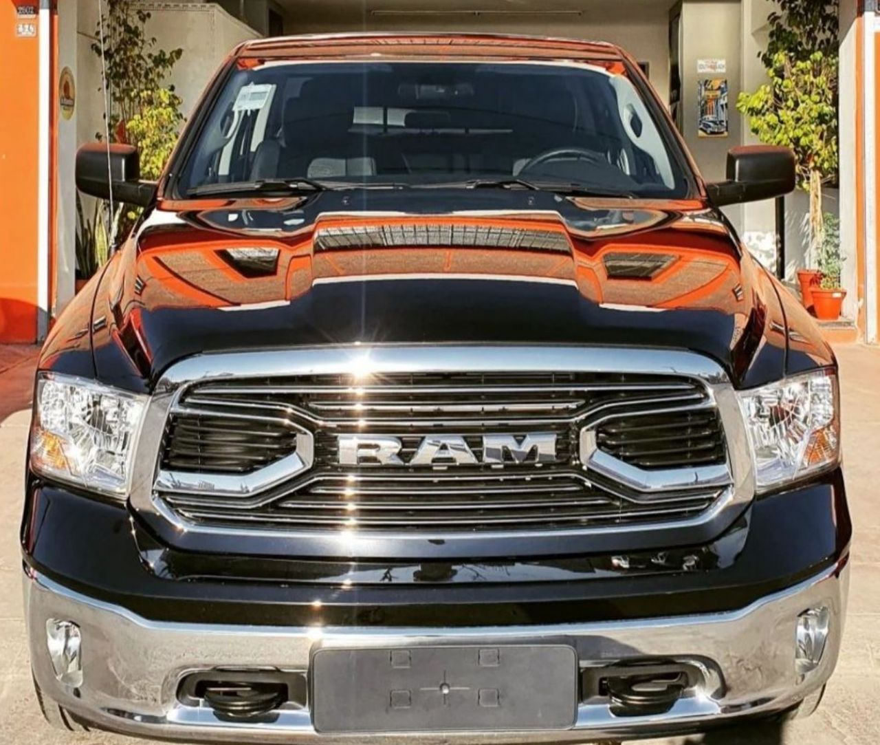RAM 1500 Usada en San Juan, deRuedas