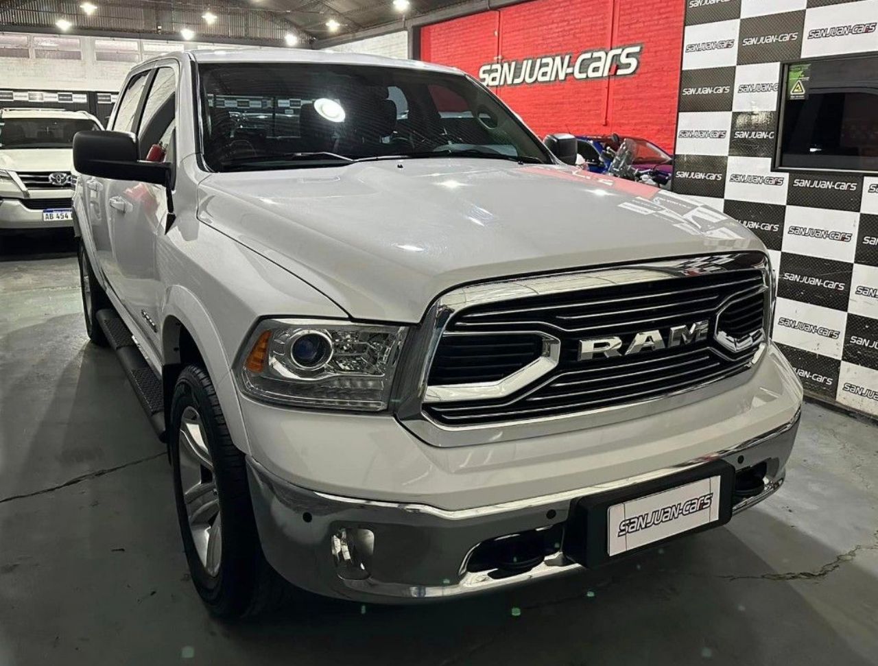 RAM 1500 Usada Financiado en San Juan, deRuedas
