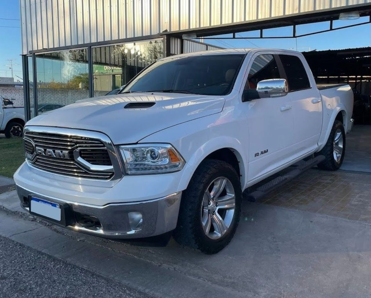 RAM 1500 Usada en San Juan, deRuedas