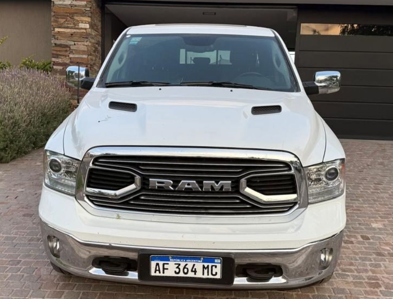 RAM 1500 Usada en Mendoza, deRuedas