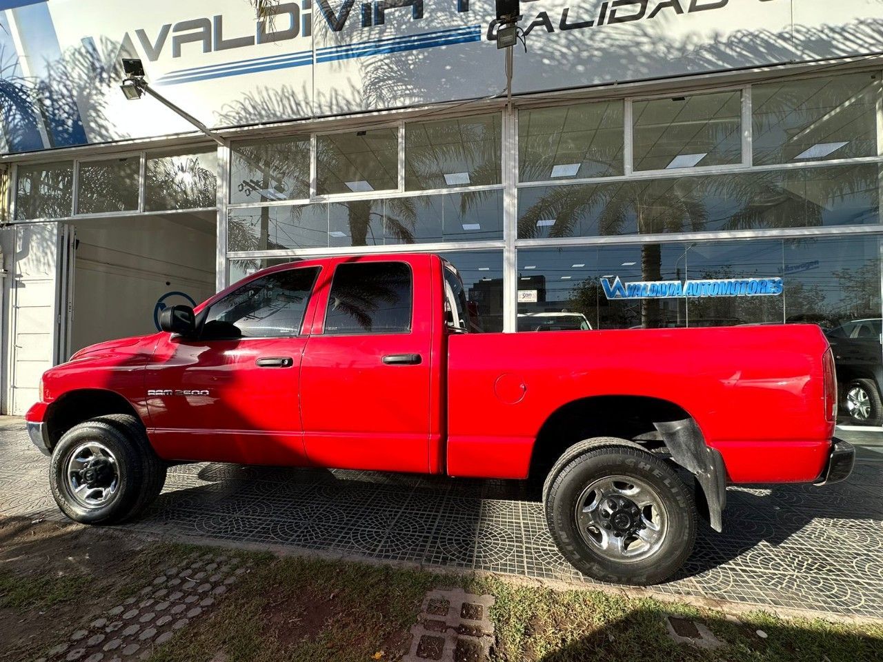 RAM 2500 Usada en San Juan, deRuedas