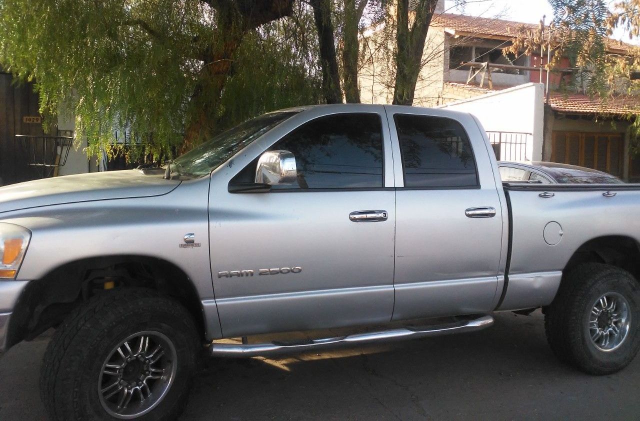RAM 2500 Usada en Mendoza, deRuedas