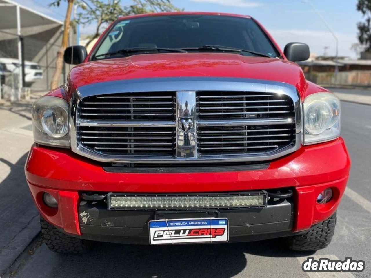 RAM 2500 Usada en San Juan, deRuedas