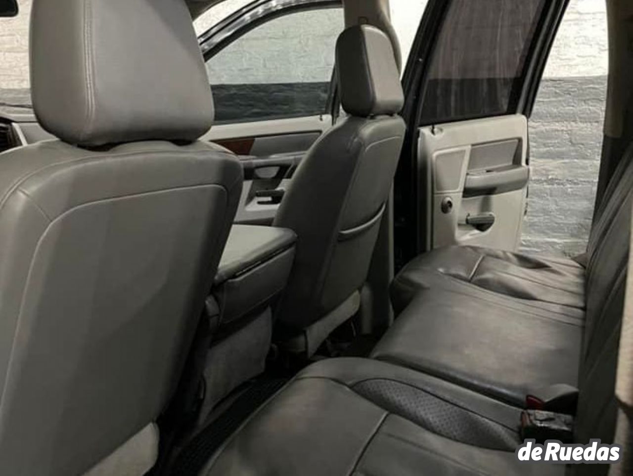 RAM 2500 Usada en San Juan, deRuedas