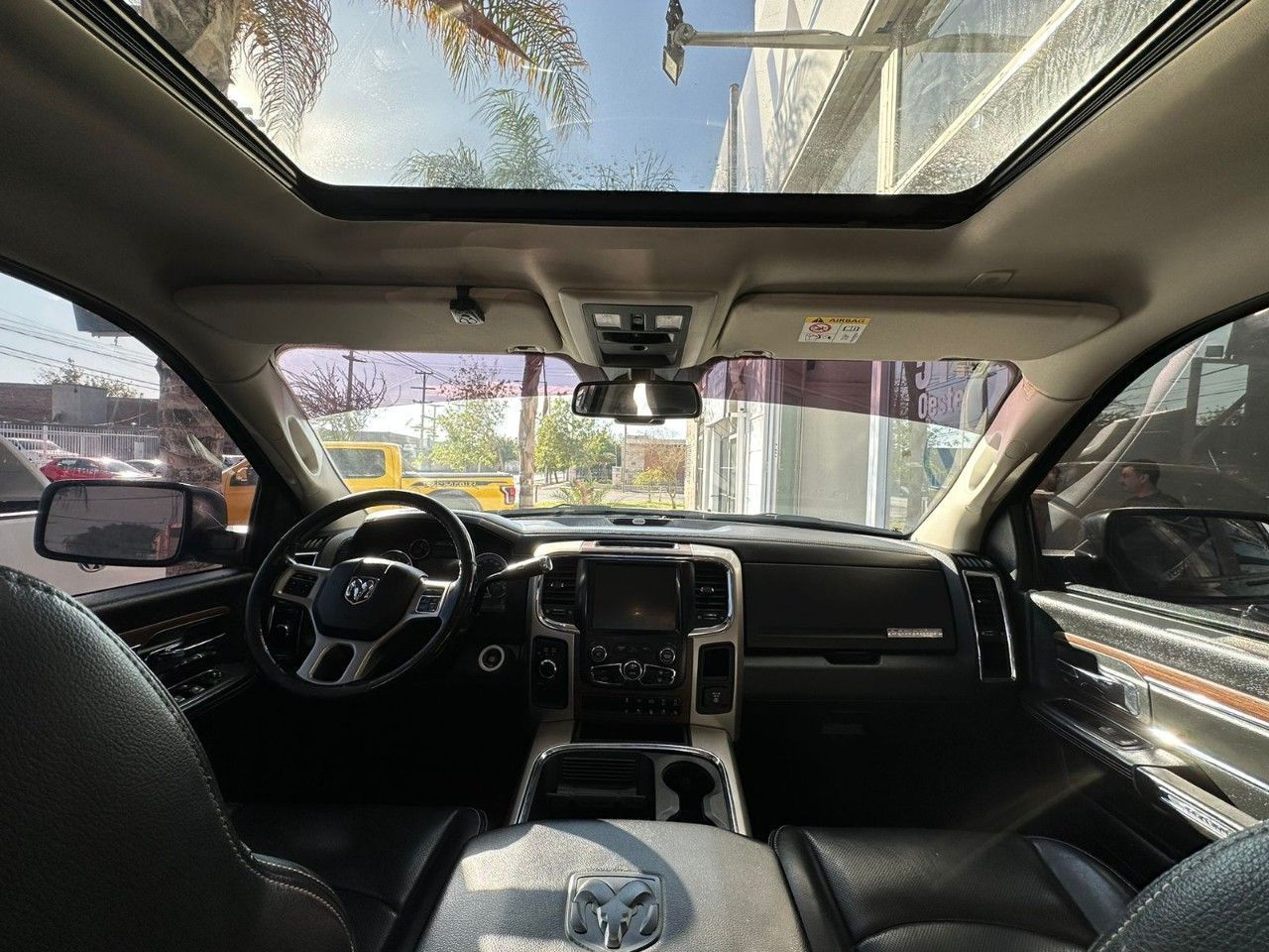RAM 2500 Usada en San Juan, deRuedas
