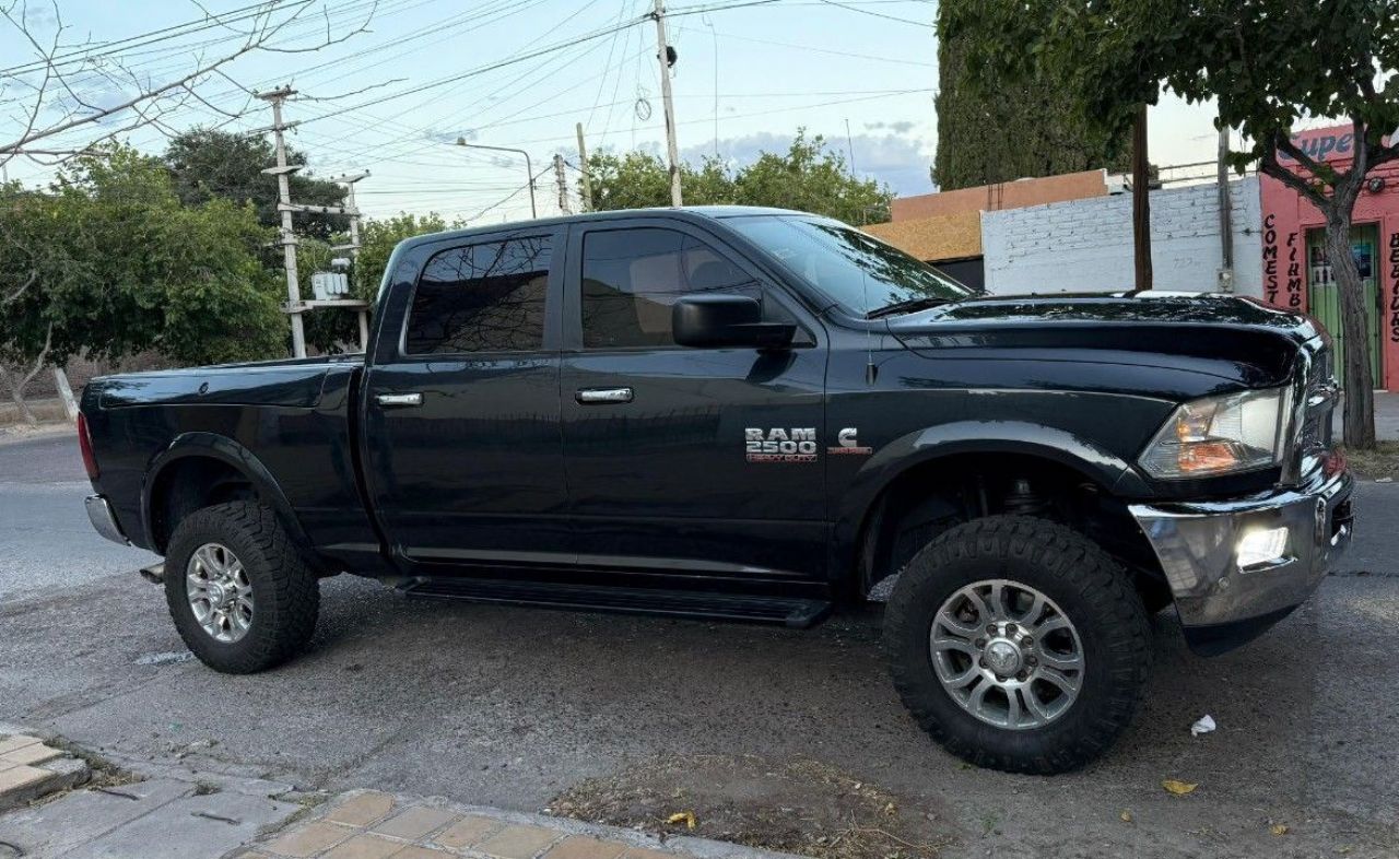 RAM 2500 Usada en San Juan, deRuedas