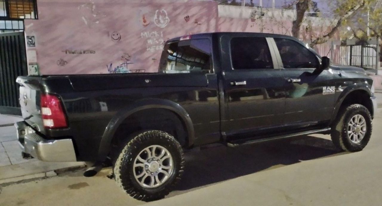 RAM 2500 Usada en San Juan, deRuedas