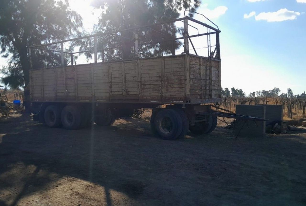 Remolque 3 ejes Usado en Mendoza, deRuedas