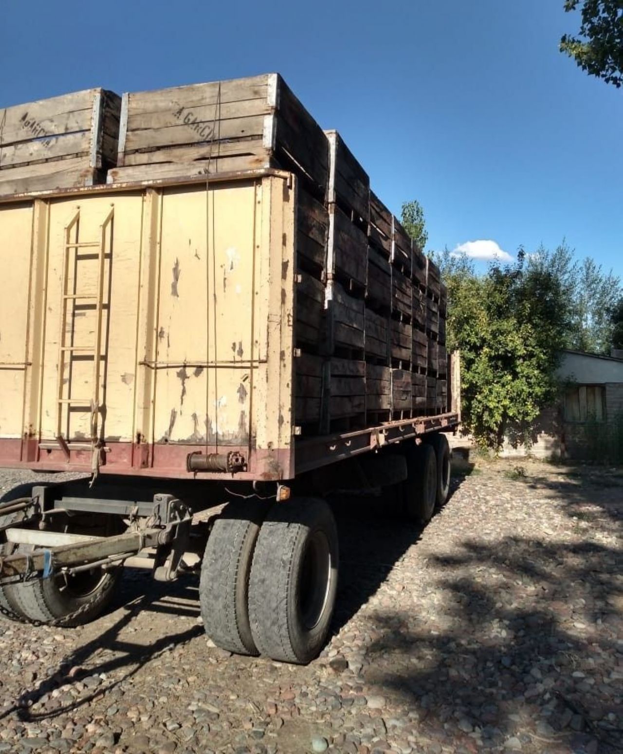 Remolque 3 ejes Usado en Mendoza, deRuedas