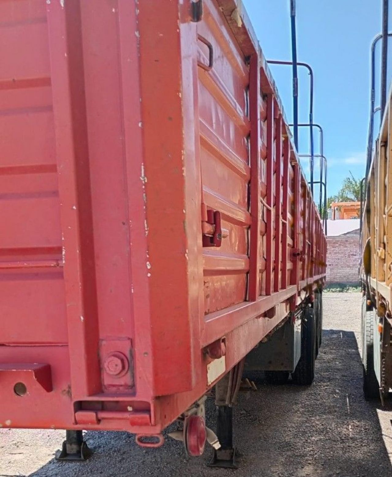 Remolque 3 ejes Usado en Mendoza, deRuedas