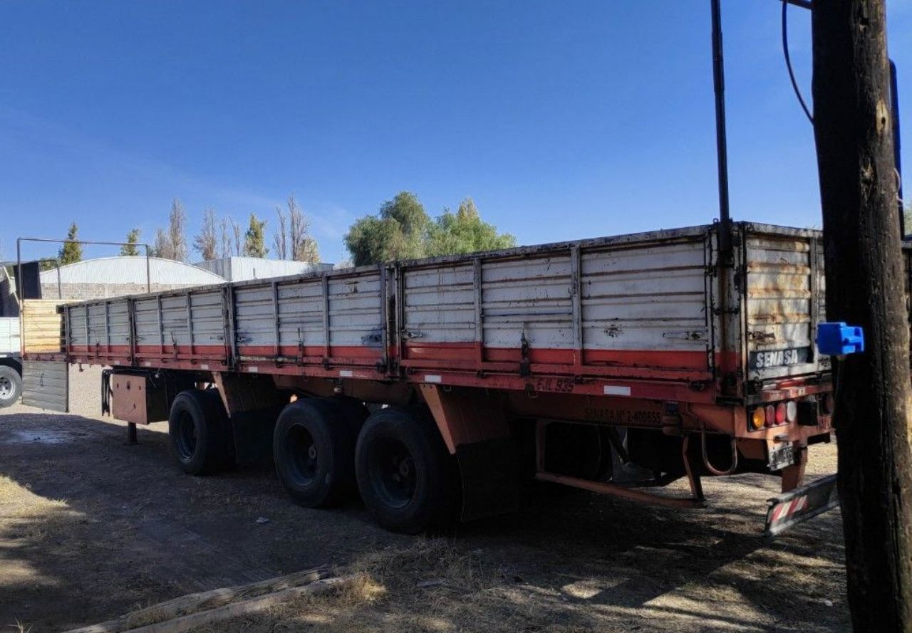 Remolque 3 ejes Usado en Mendoza, deRuedas