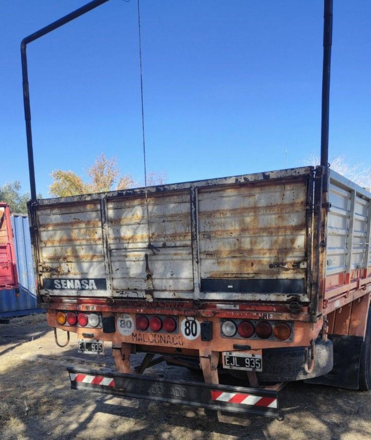 Remolque 3 ejes Usado en Mendoza, deRuedas