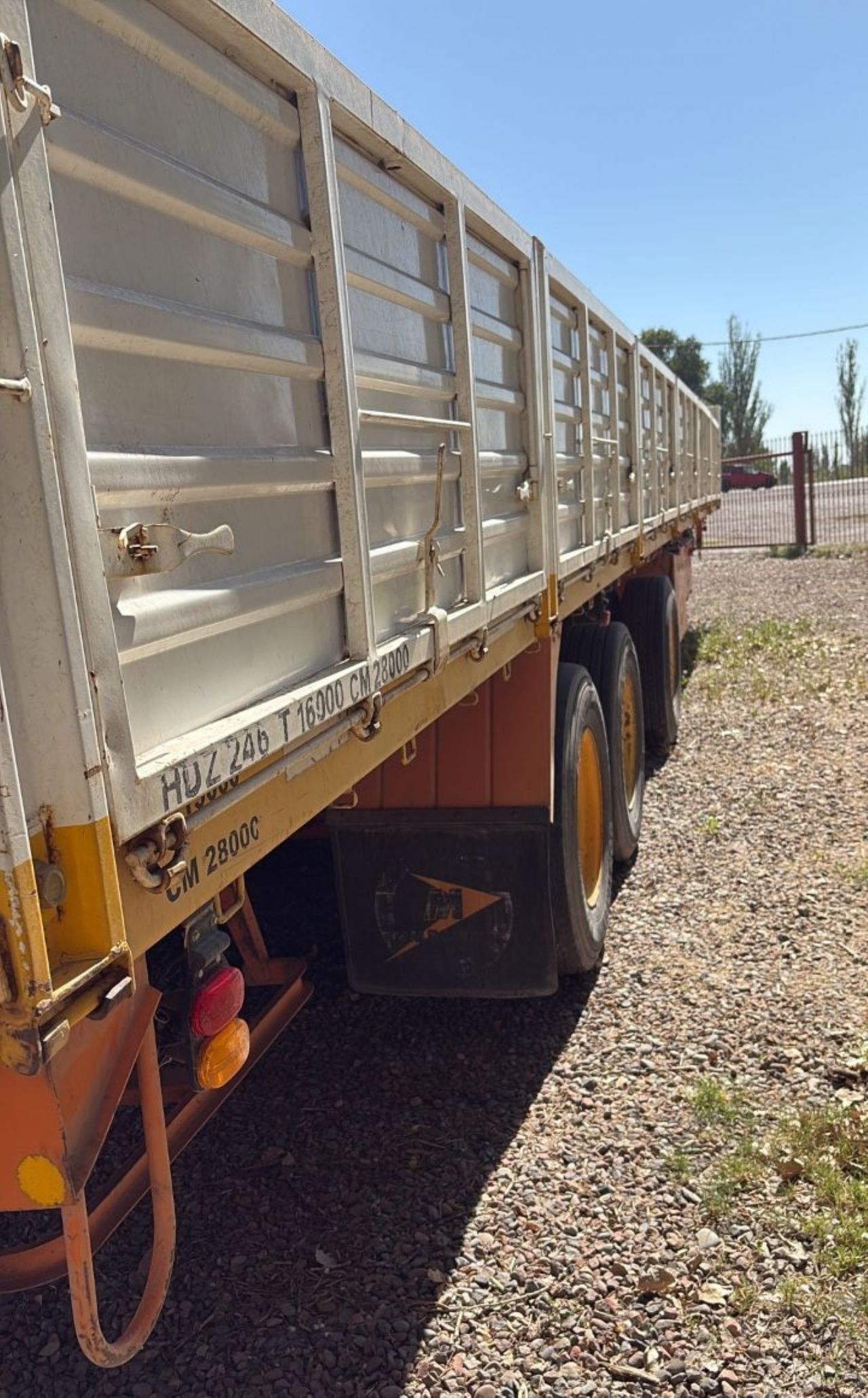 Remolque 3 ejes Usado en Mendoza, deRuedas