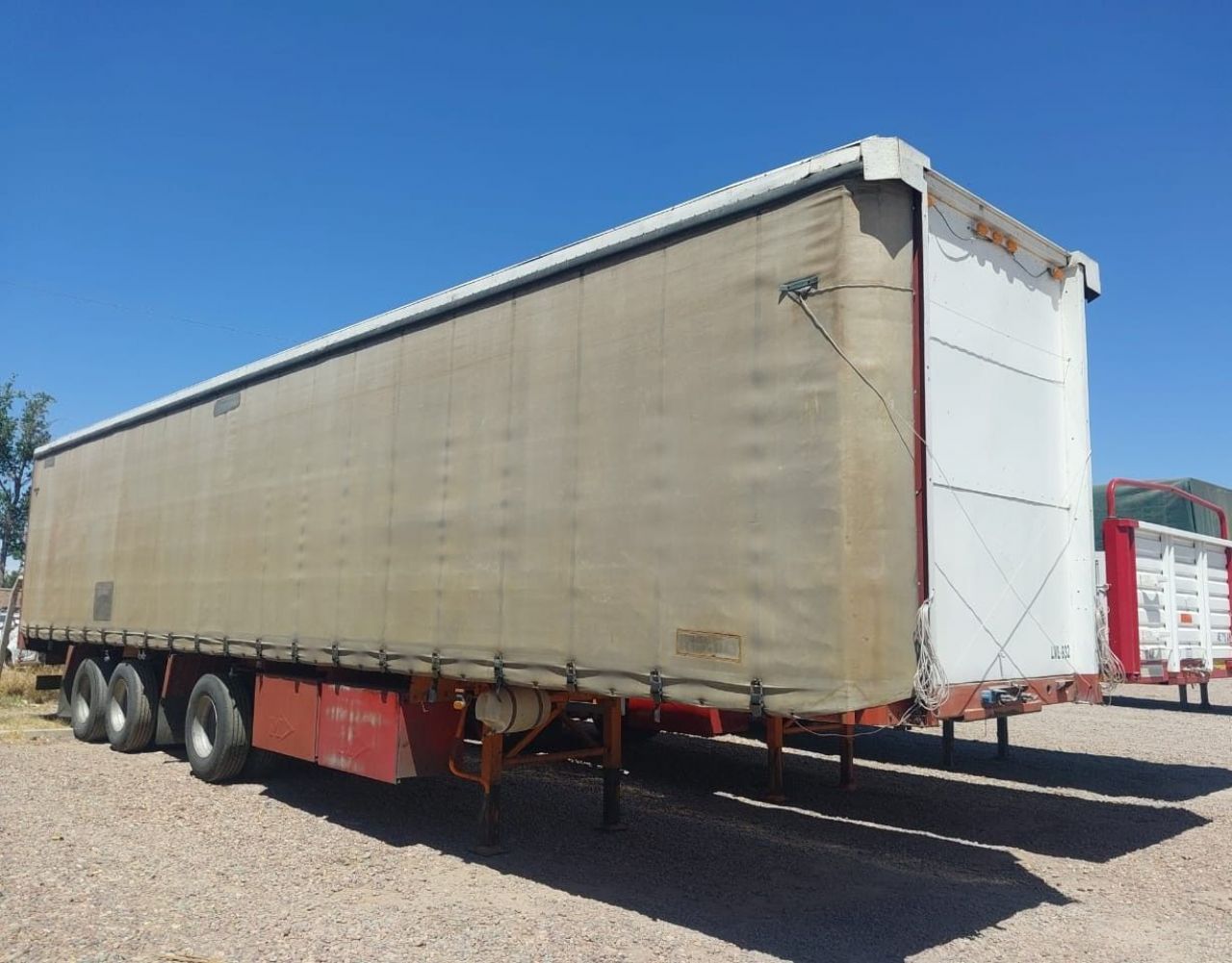 Remolque 3 ejes Usado en Mendoza, deRuedas