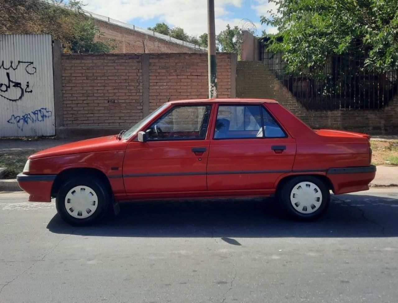 Renault 9 Usado en Mendoza, deRuedas