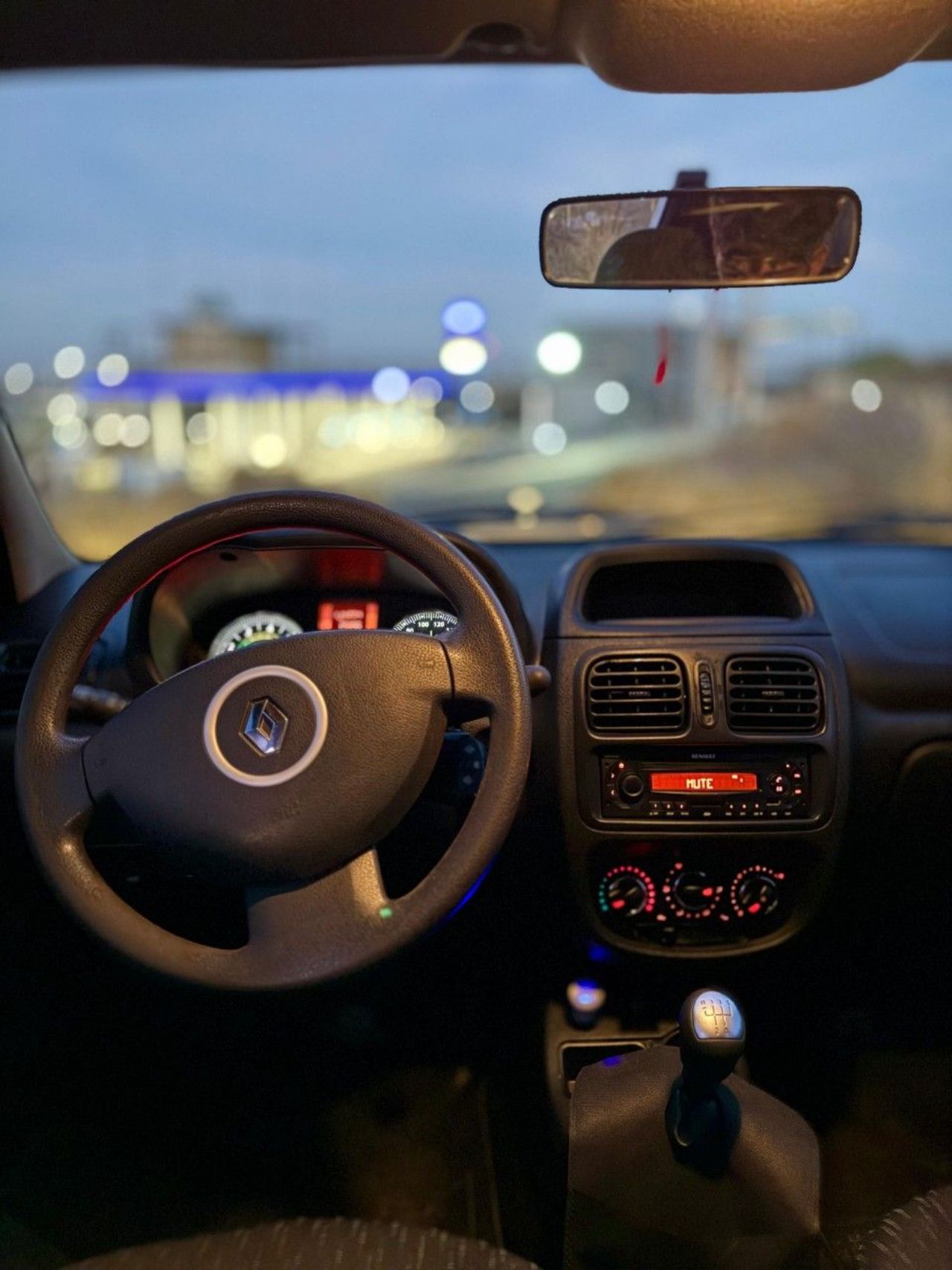 Renault Clio Usado Financiado en Córdoba, deRuedas
