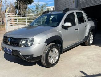 Renault Duster Oroch Usada en Córdoba Financiado