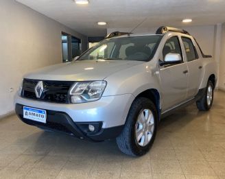 Renault Duster Oroch Usada en Córdoba Financiado