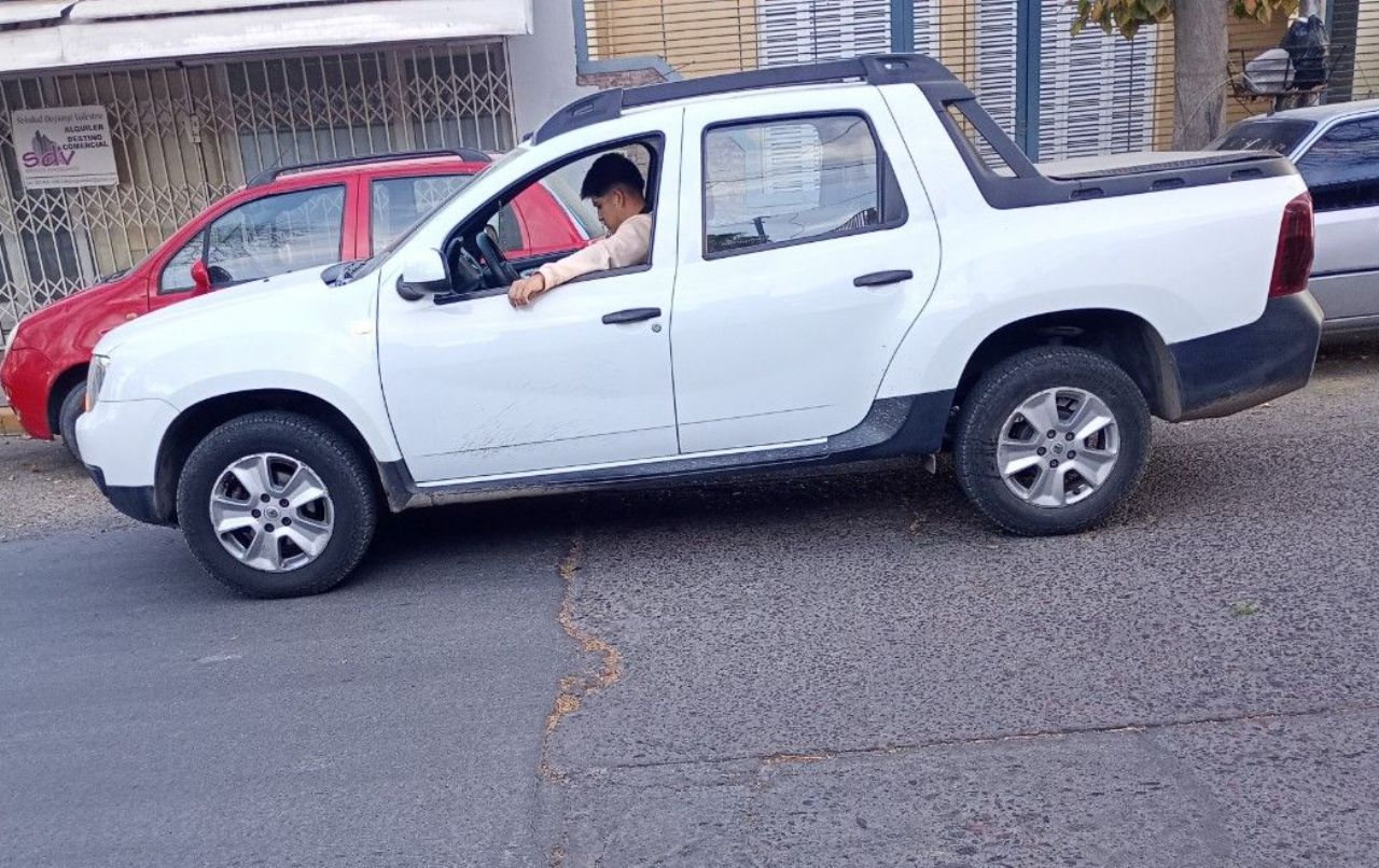 Renault Duster Oroch Usada en Mendoza, deRuedas