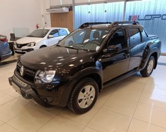 Renault Duster Oroch Usada en Córdoba Financiado