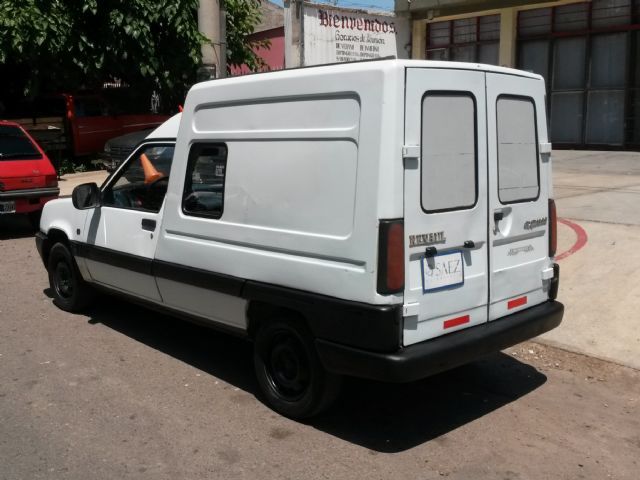 Renault Express Usada en Mendoza, deRuedas