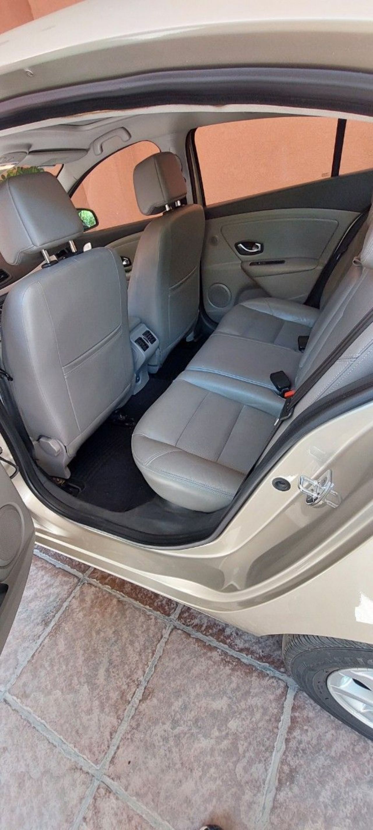 Renault Fluence Usado en San Juan, deRuedas