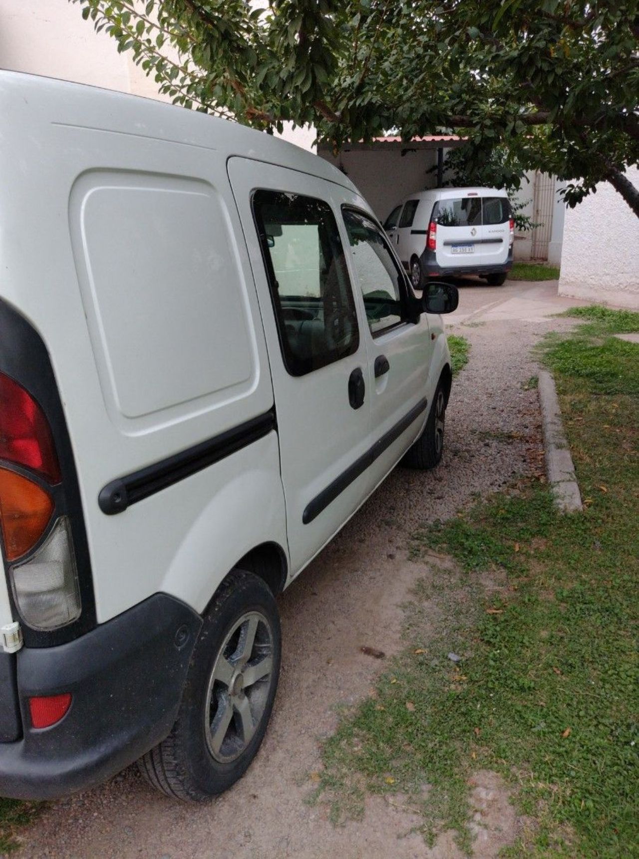 Renault Kangoo Usada en Mendoza, deRuedas