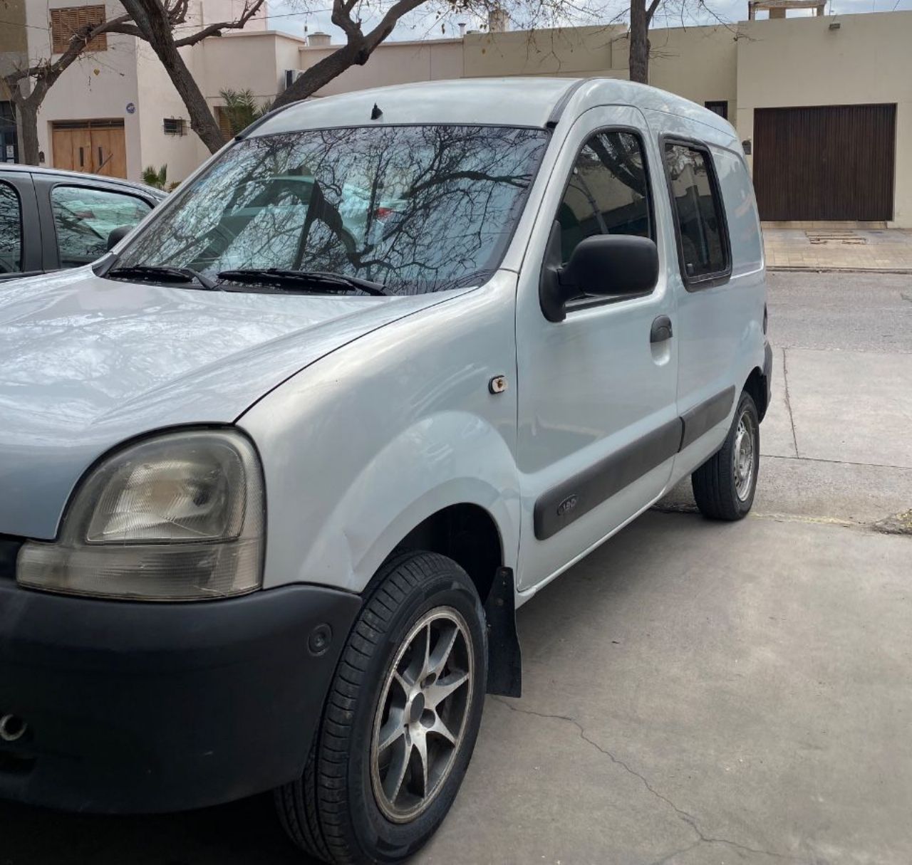 Renault Kangoo Usada en Mendoza, deRuedas