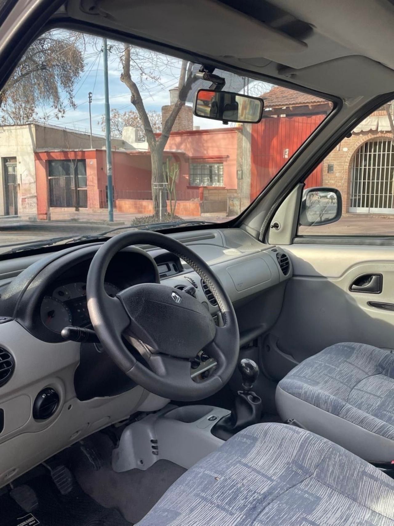 Renault Kangoo Usada en Mendoza, deRuedas