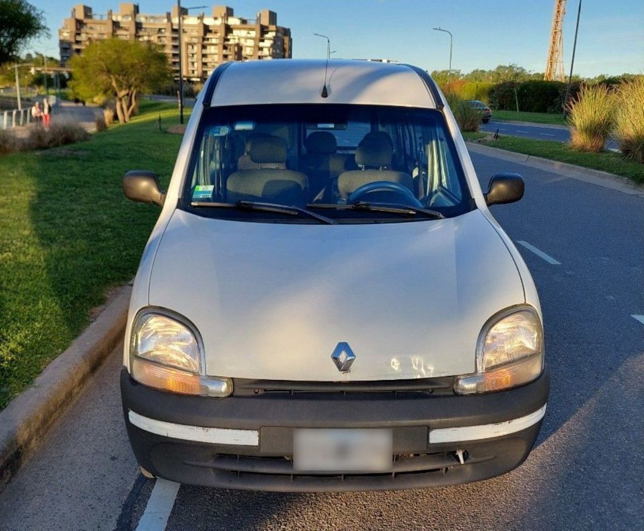 Renault Kangoo Usada en Buenos Aires, deRuedas