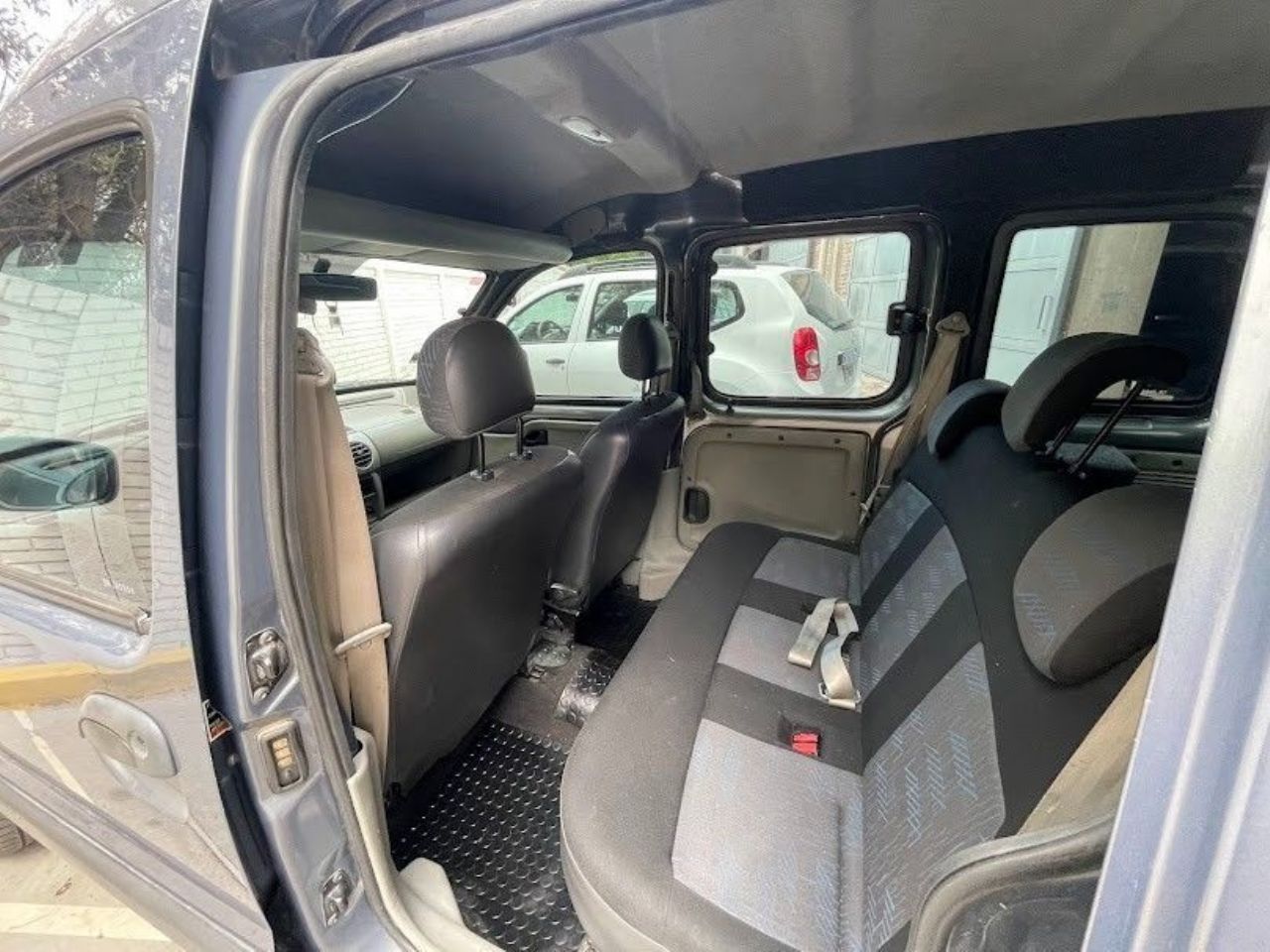 Renault Kangoo Usada en San Juan, deRuedas