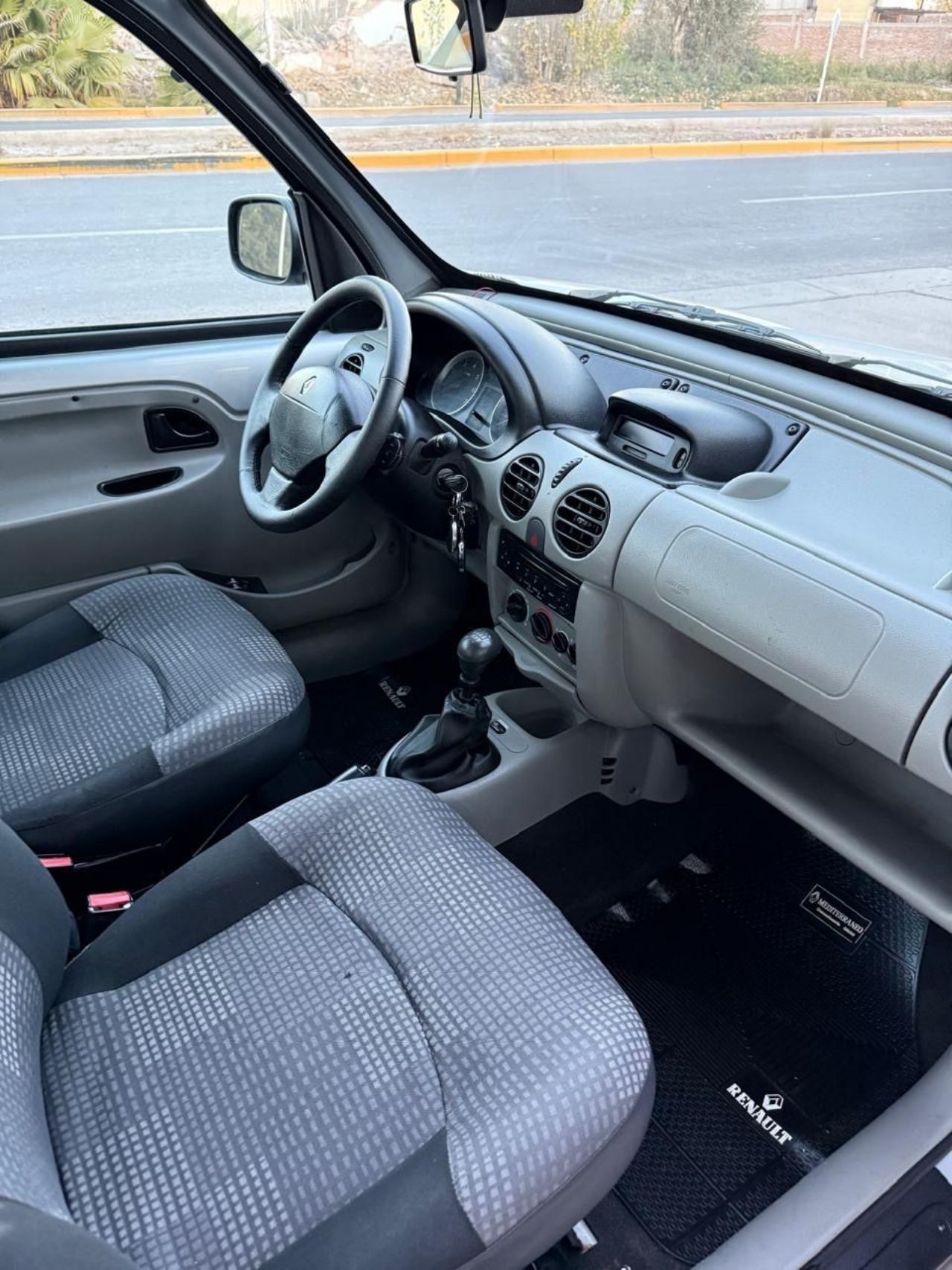 Renault Kangoo Usada en Mendoza, deRuedas